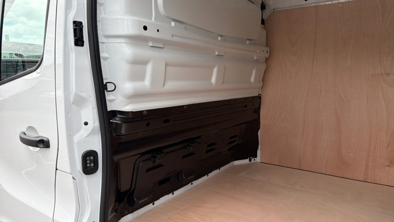 Renault Trafic Swb Diesel SL30 Blue dCi 130 Advance [Safety] Van